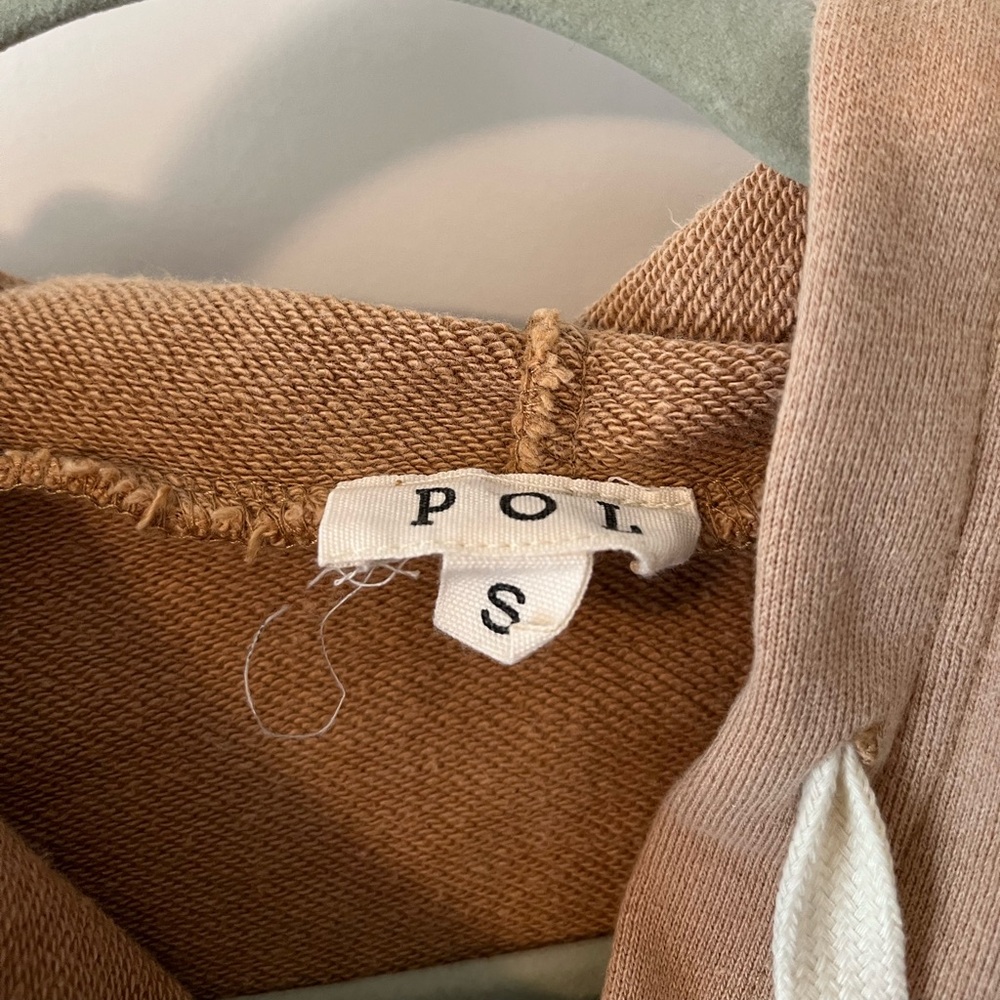 POL Crochet Tan Sweatshirt Top - Picture 4 of 6